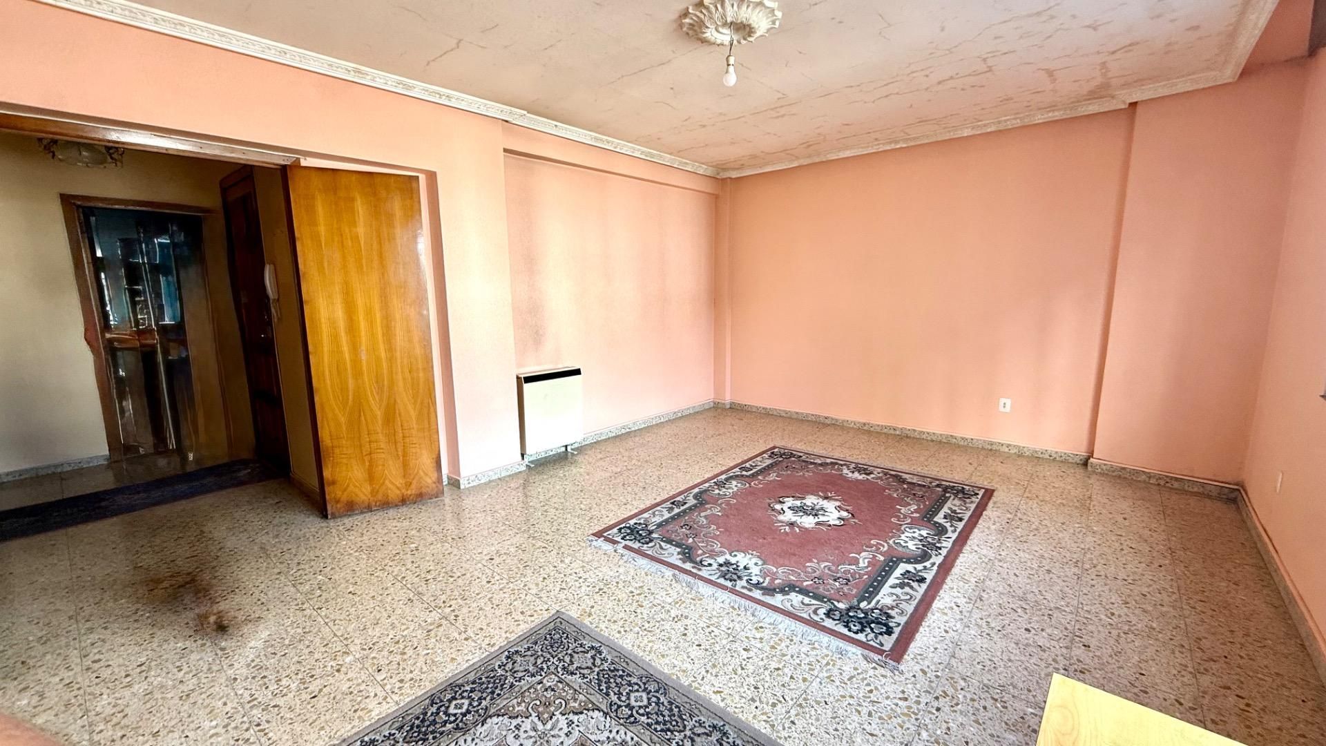 Sala d'estar de Pis en venda en O Carballiño   amb Calefacció i Parquet
