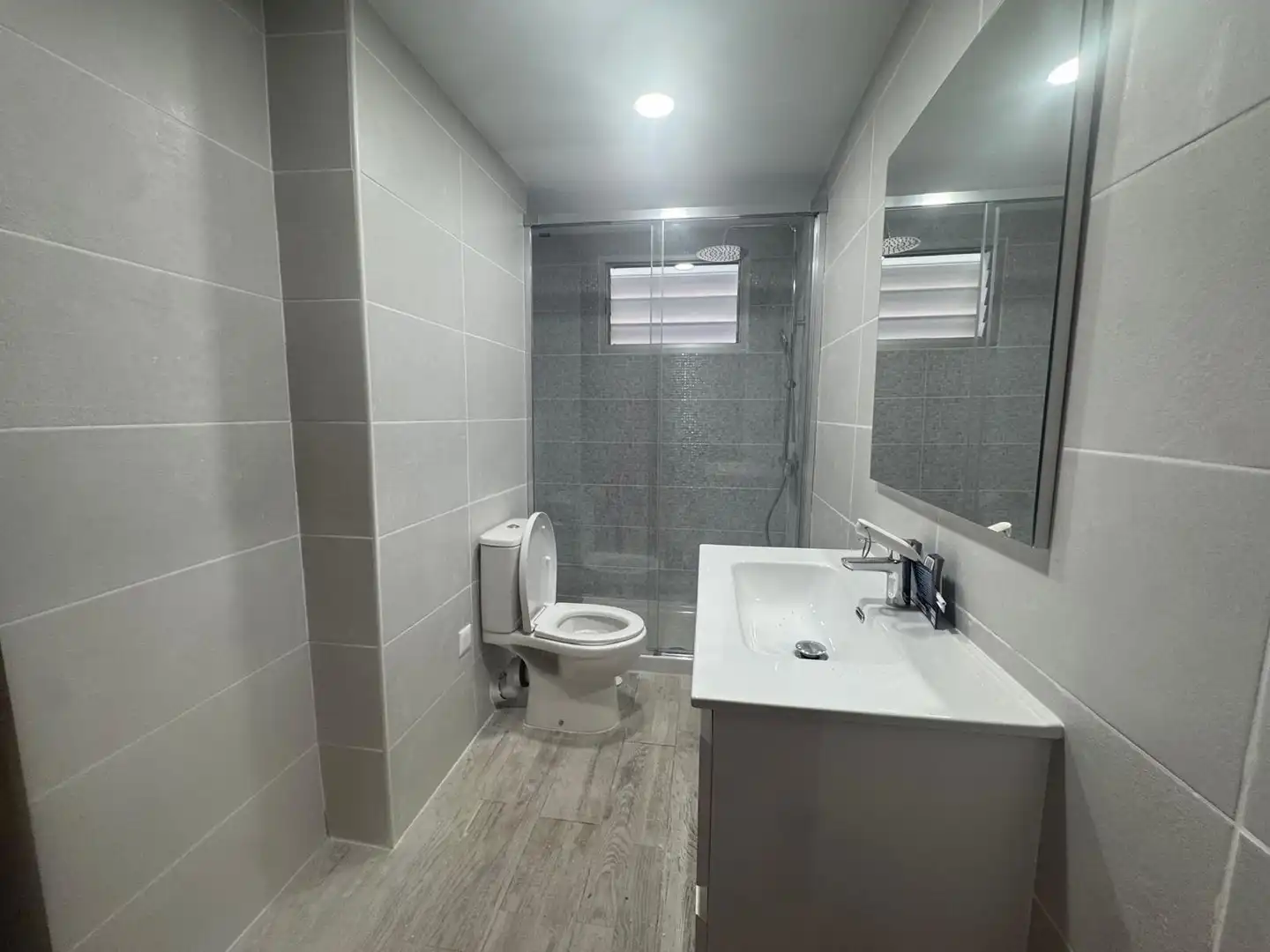 Baño de Piso de alquiler en Santa Cruz de Tenerife con Balcón