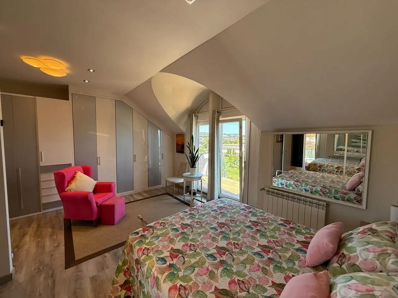 Habitación de Ático en venta en Castro-Urdiales con Calefacción, Terraza y Trastero
