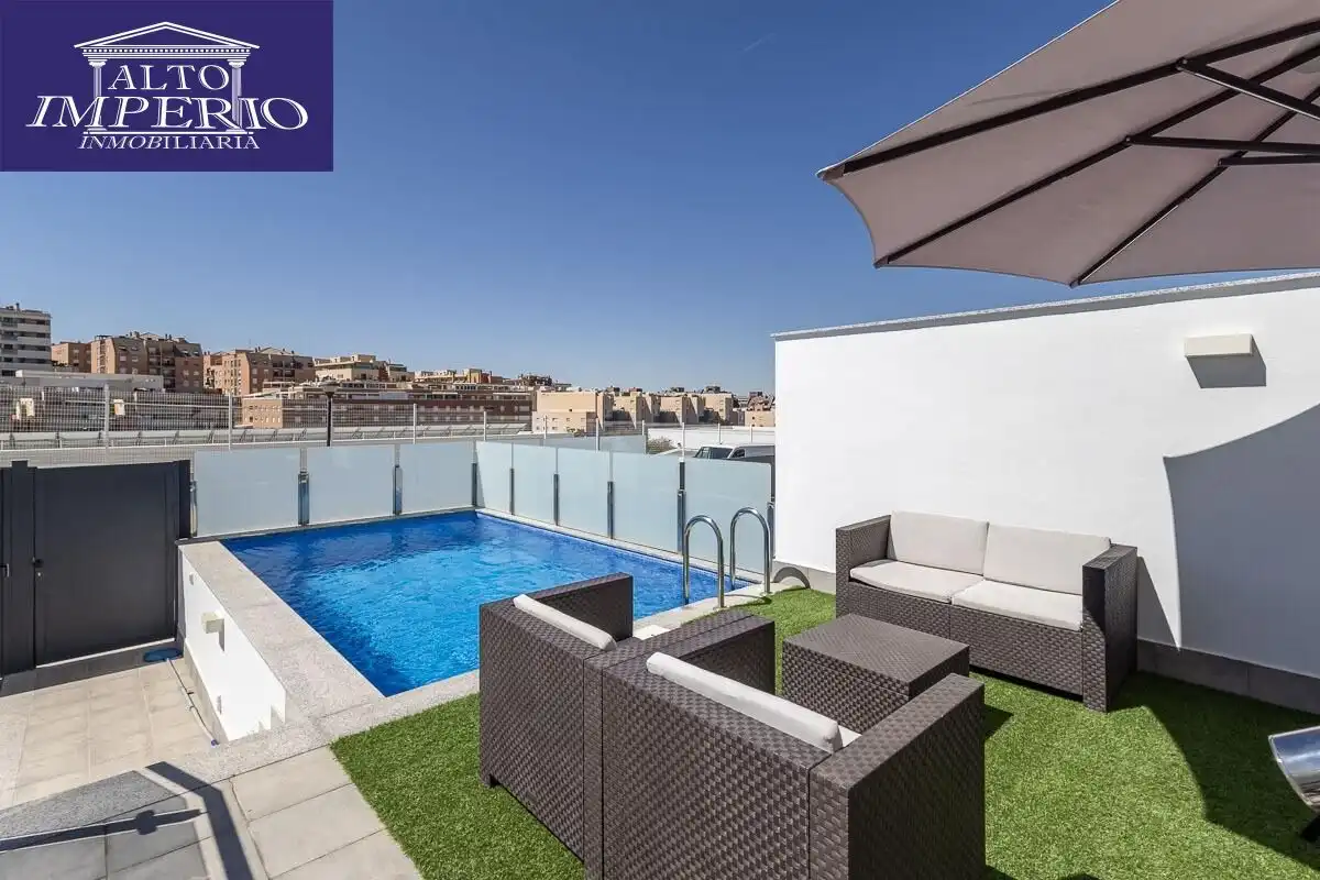 Villa avec balcon à vendre à Calle Chimborazo 57, imagen 3