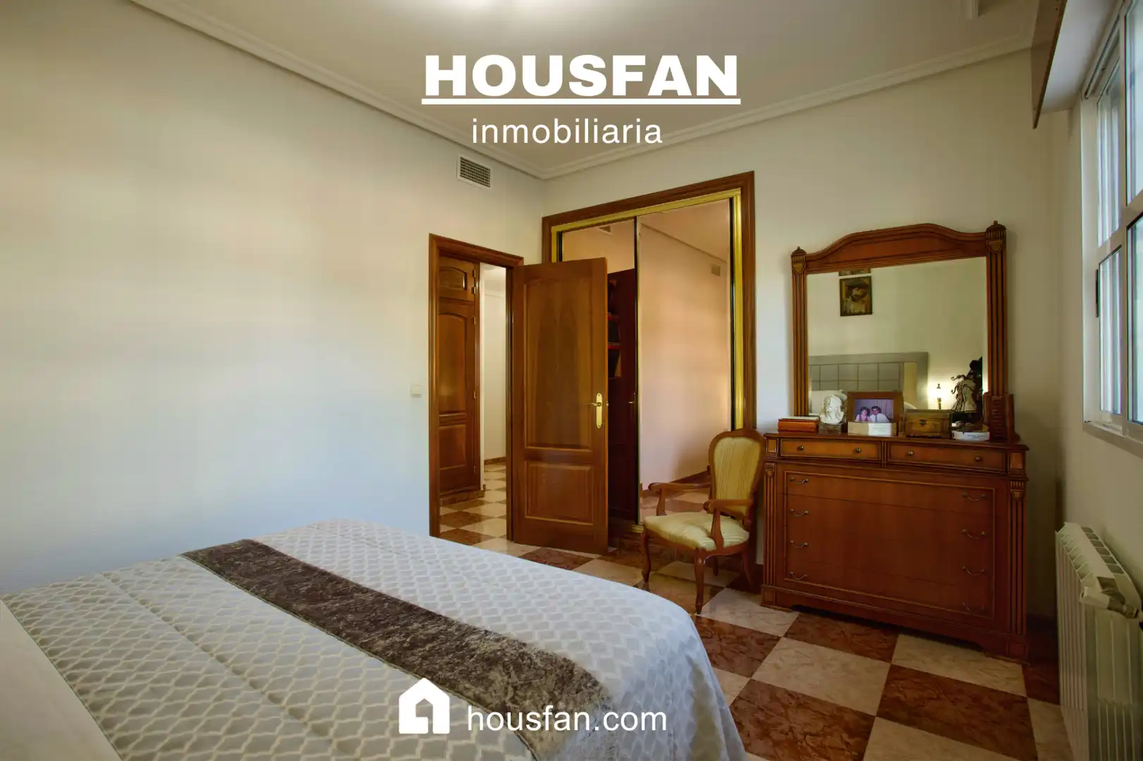 Bedroom of Houses for sale in Cáceres  with Air Conditioner, Heating and Private garden