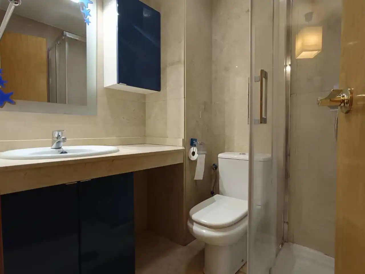 Baño de Apartamento de alquiler en Toledo con Aire acondicionado, Calefacción y Trastero