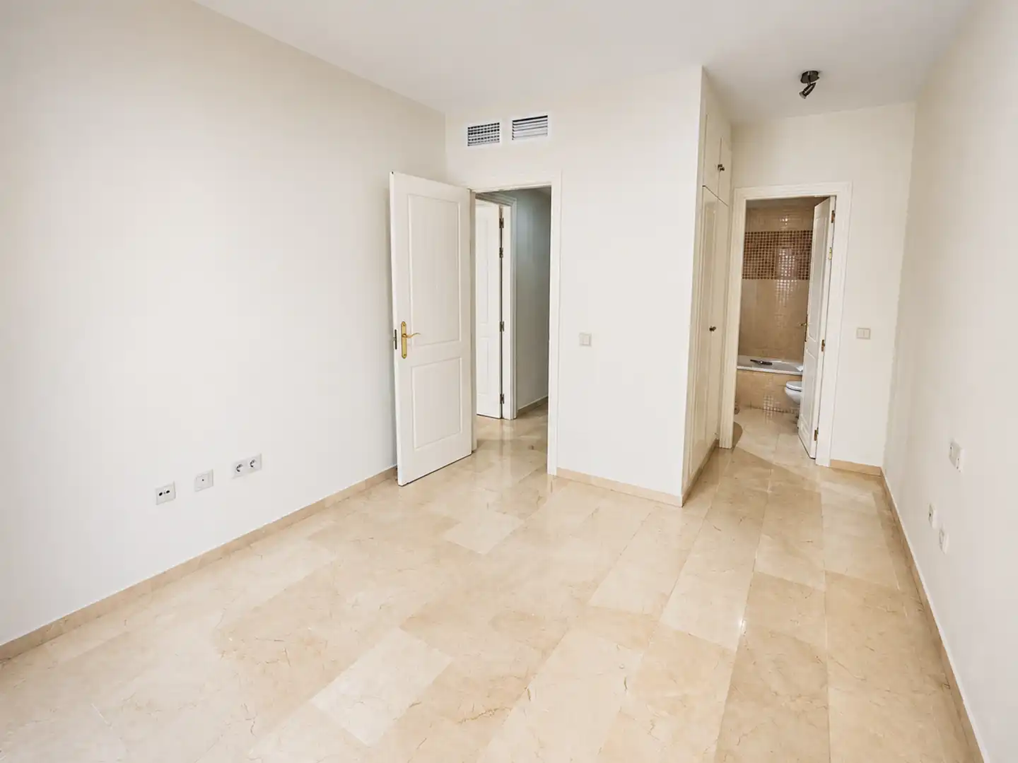 Apartments for sale in Marbella  with Air Conditioner, Terrace and Swimming Pool