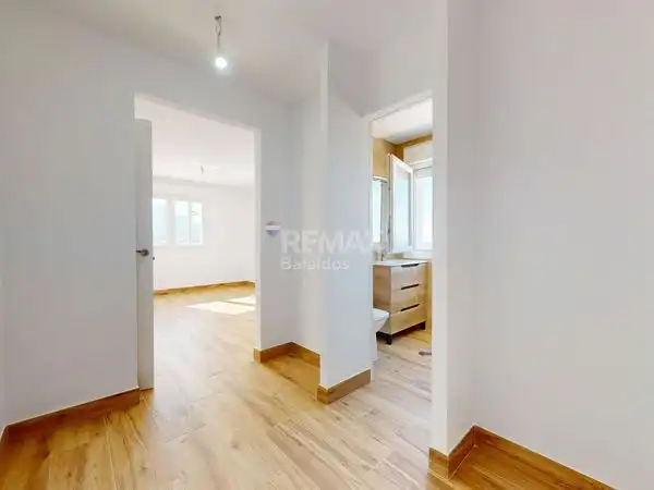 Dormitori de Casa o xalet en venda en Oia amb Calefacció, Jardí privat i Terrassa