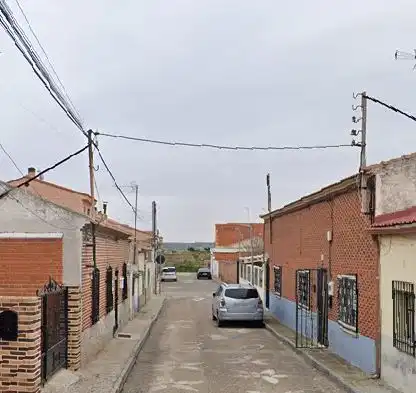 Vista exterior de Casa adosada en venda en Pantoja amb Calefacció, Jardí privat i Parquet