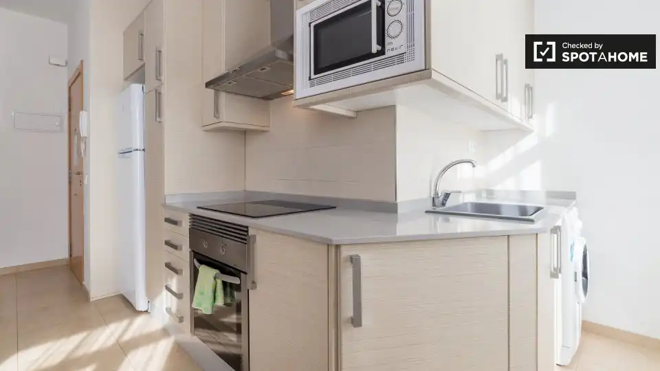 Kitchen of Flat for rent in Camins al Grau