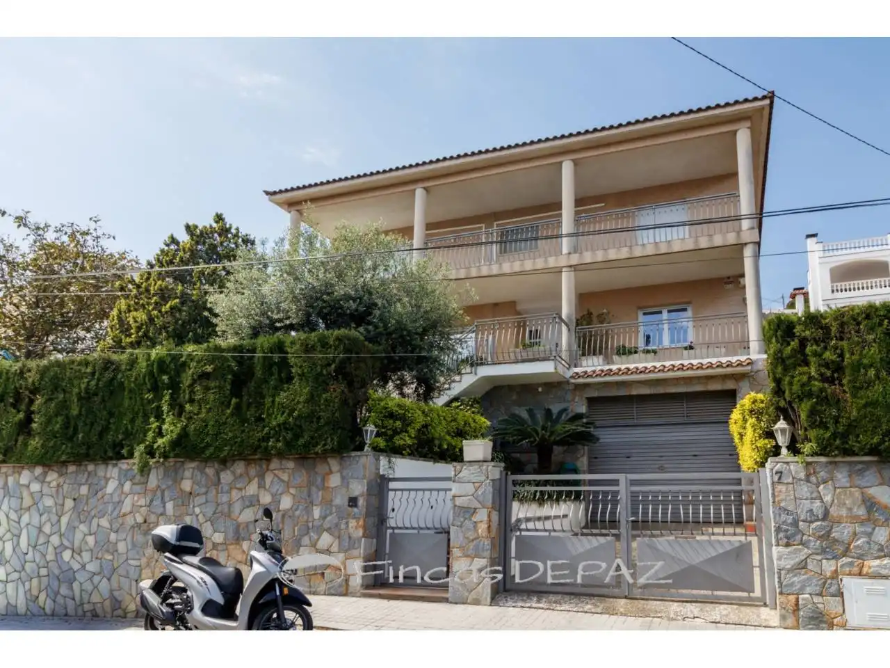 Villa avec piscine à vendre à Montmar