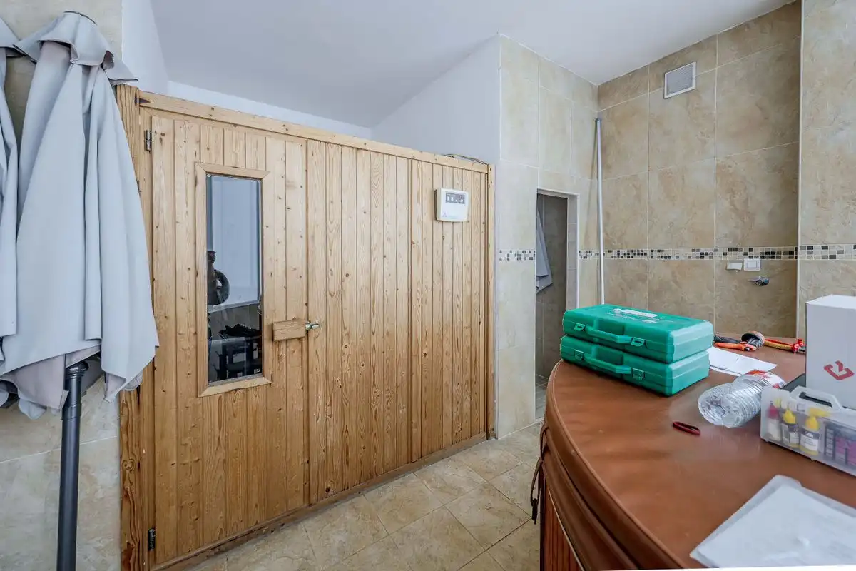 Flat with pool for sale in C. de Américo Castro, imagen 36