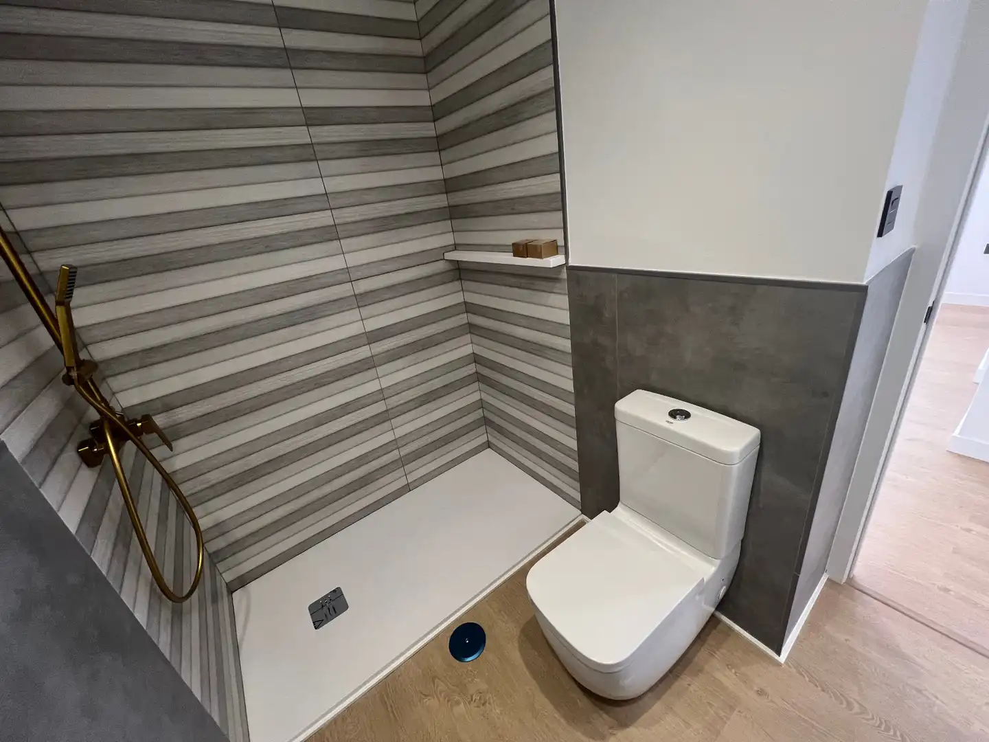 Badezimmer von Wohnung zum Verkauf in Jaén mit Heizung und Balkon
