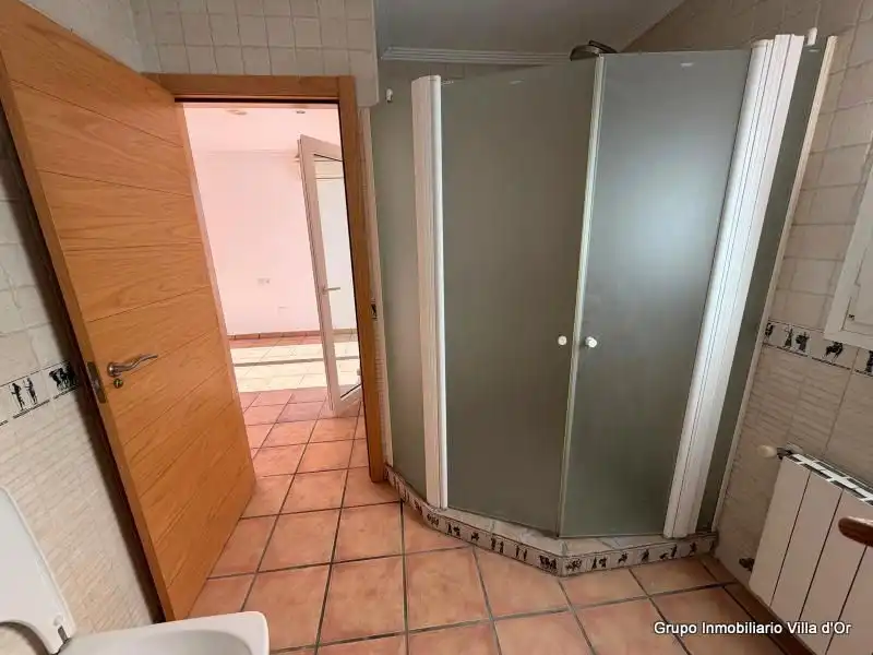 Badezimmer von Haus oder Chalet zum Verkauf in Dénia mit Klimaanlage, Heizung und Privatgarten