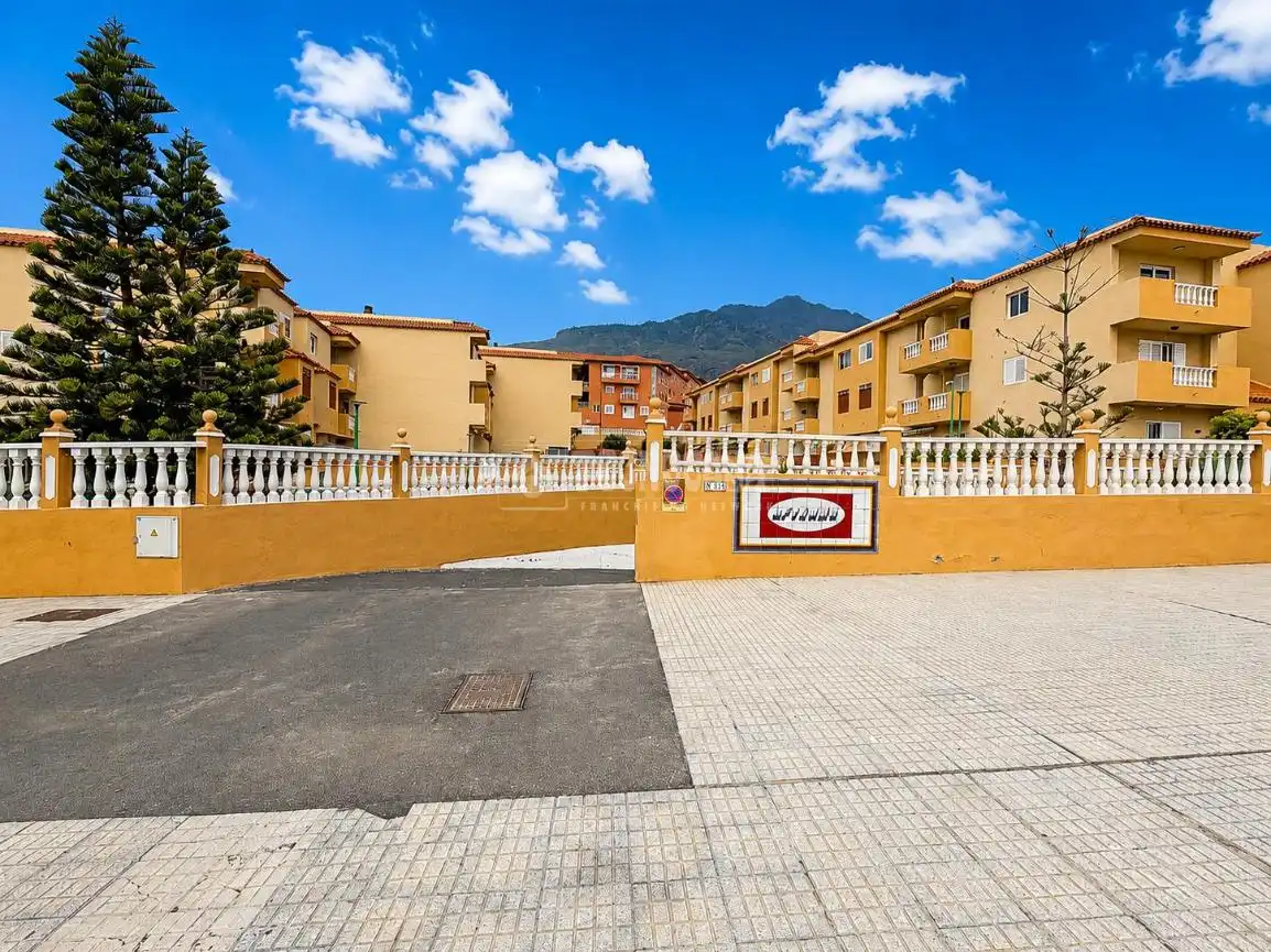 Vista exterior de Garatge en venda en Candelaria