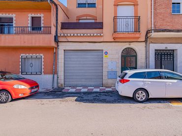 Casa amb balcó en venda a Calle ALMERIA