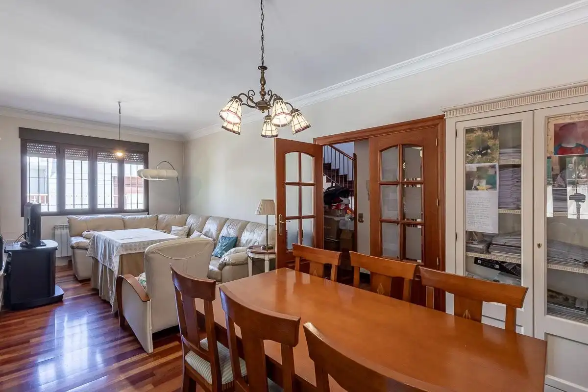 Comedor de Casa o chalet en venta en Granada con Aire acondicionado, Calefacción y Jardín privado
