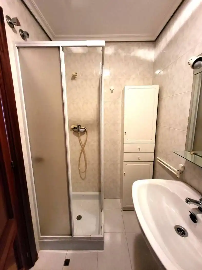 Baño de Piso de alquiler en Centro Urbano