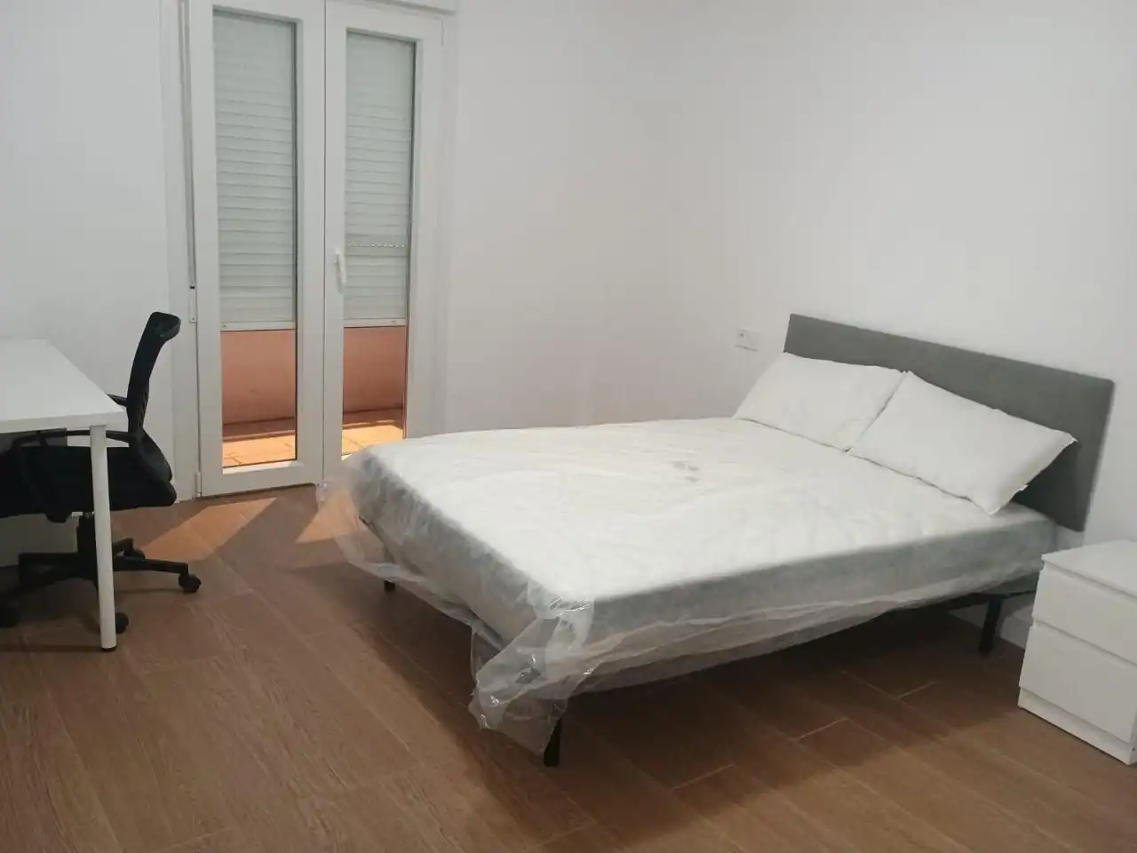 Bedroom of Flat for share in Ourense Capital   with Heating, Furnished and Balcony