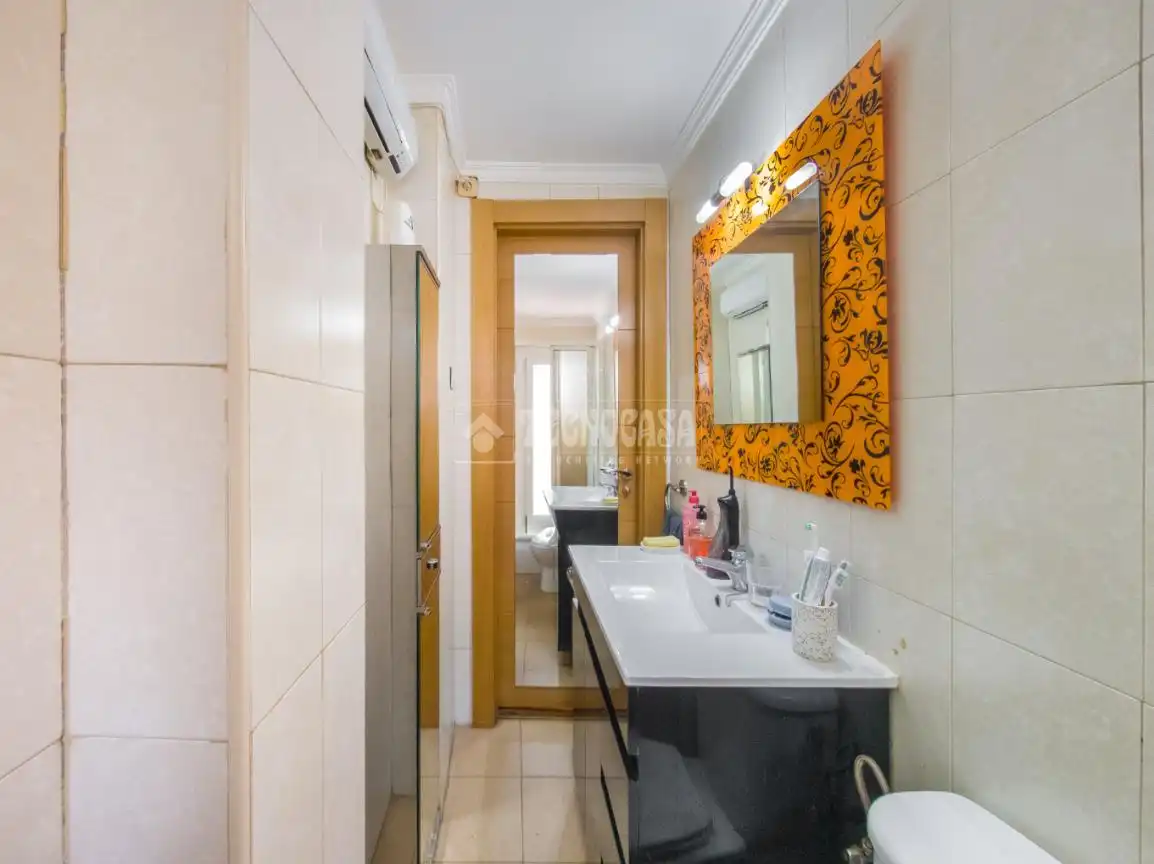 Baño de Piso en venta en Madrid con Aire acondicionado, Calefacción y Balcón
