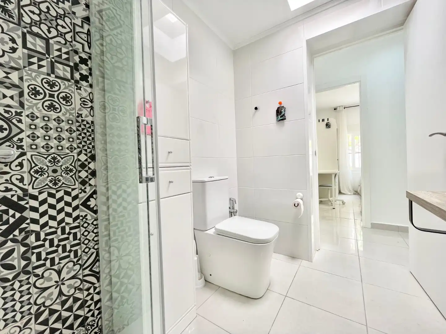 Bathroom of Apartments for rent in Torrevieja  with Air Conditioner, Heating and Private garden