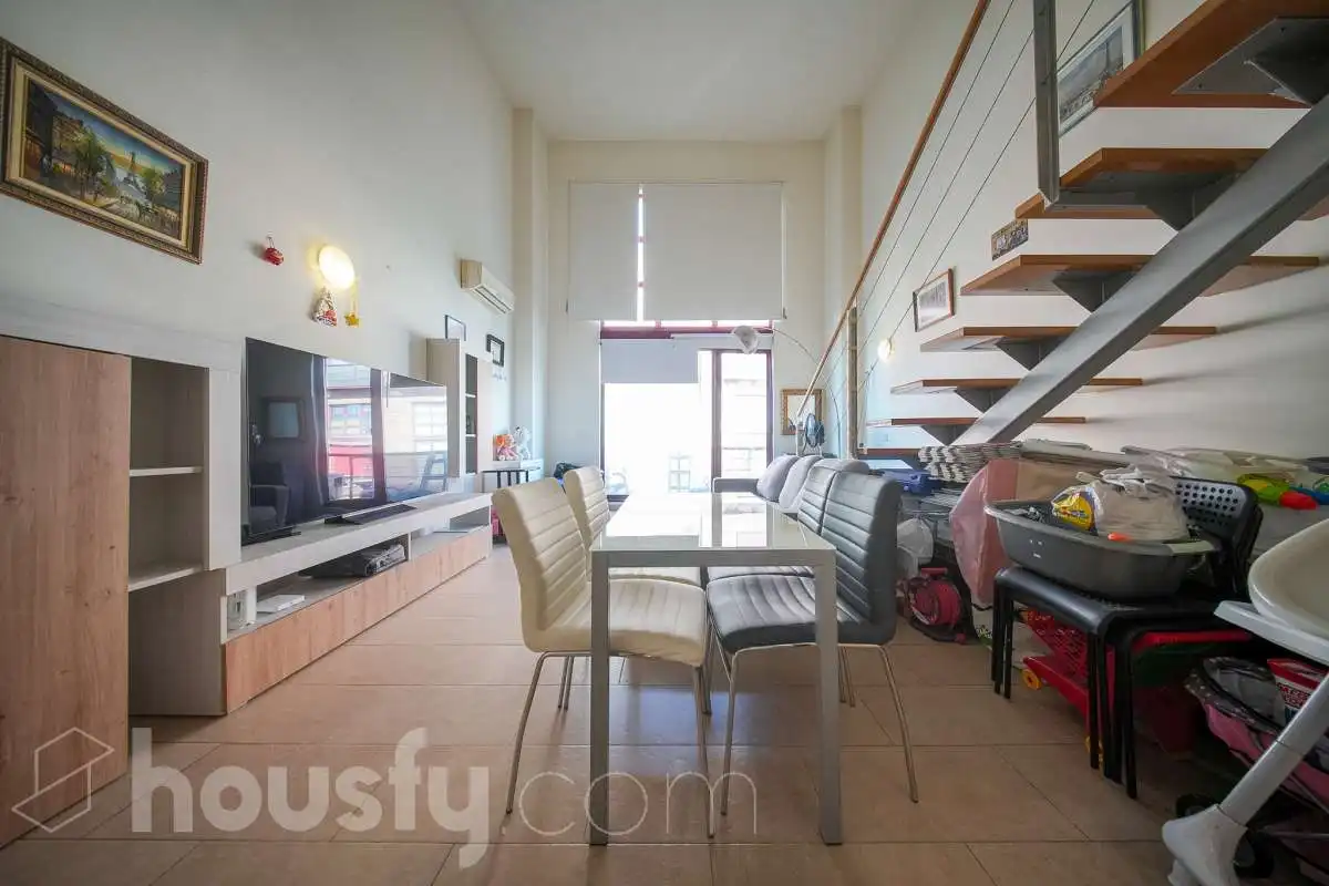 Sala de estar de Piso en venta en Madrid con Aire acondicionado y Balcón