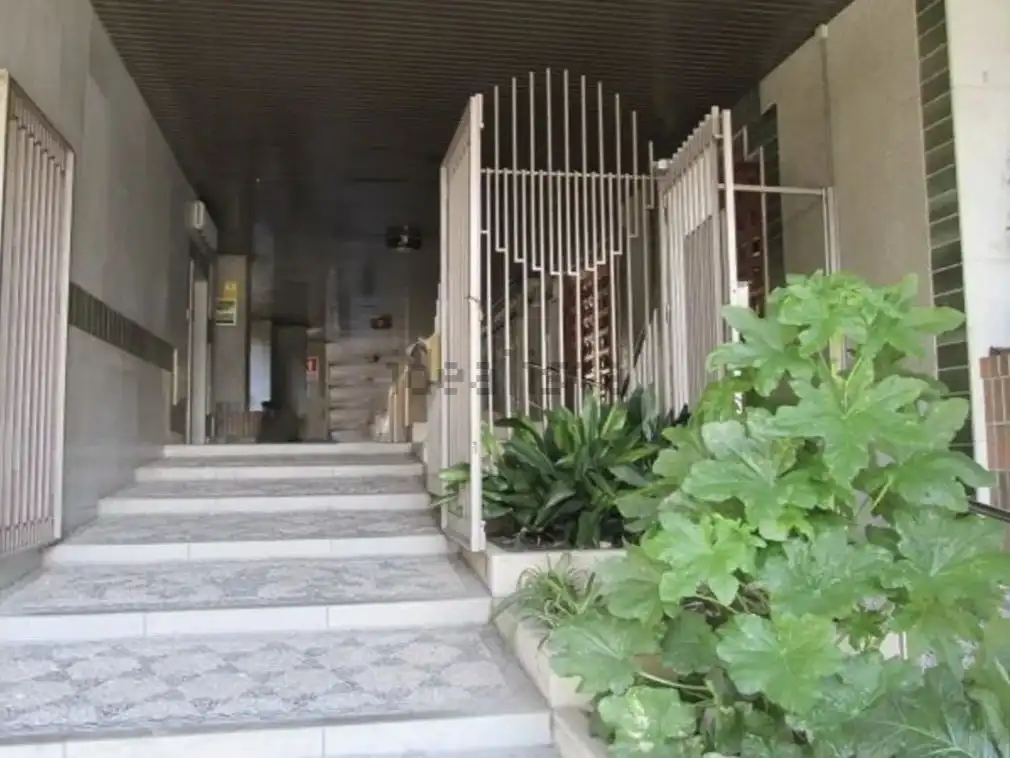 Apartments for sale in  Granada Capital  with Air Conditioner, Swimming Pool and Balcony