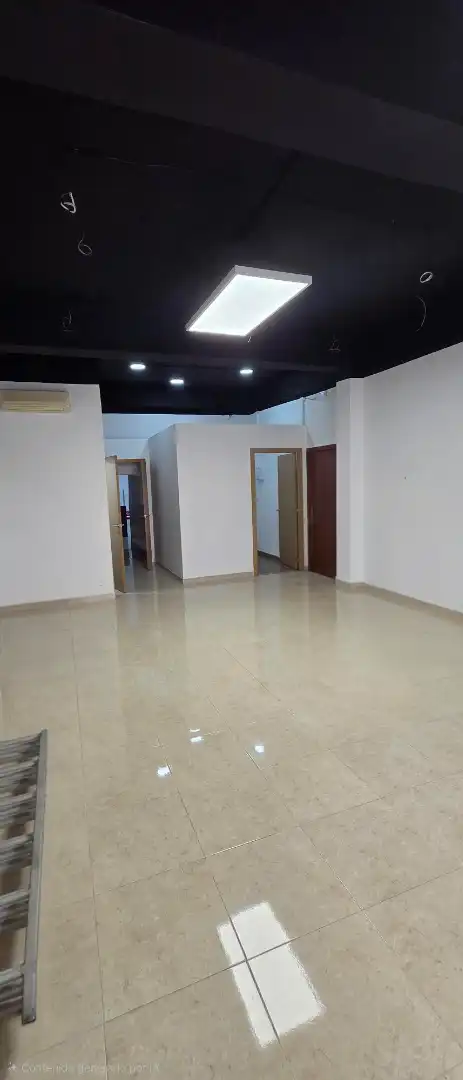 Local en venta en Valencia con Aire acondicionado