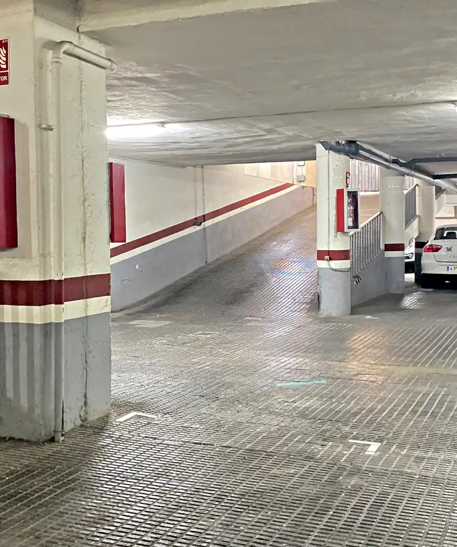Parkplatz von Maisonette zum Verkauf in L'Hospitalet de Llobregat mit Klimaanlage, Heizung und Terrasse