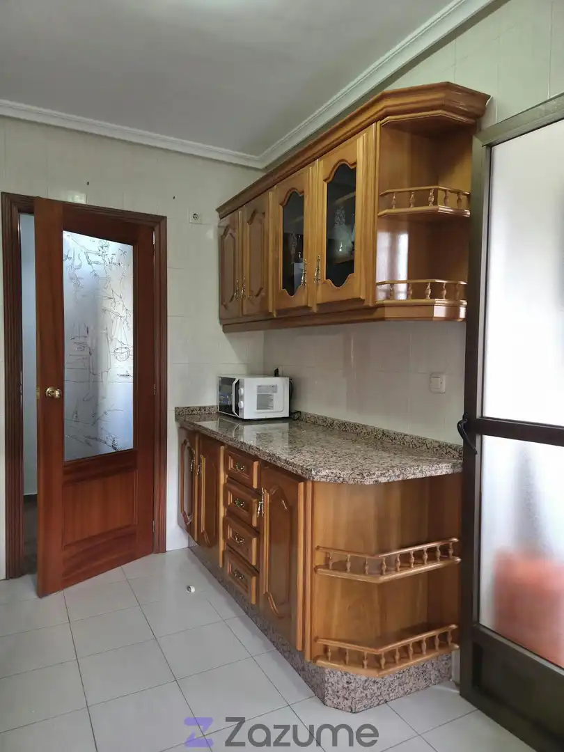 Cocina de Piso de alquiler en Jaén con Jardín privado, Piscina y Amueblado