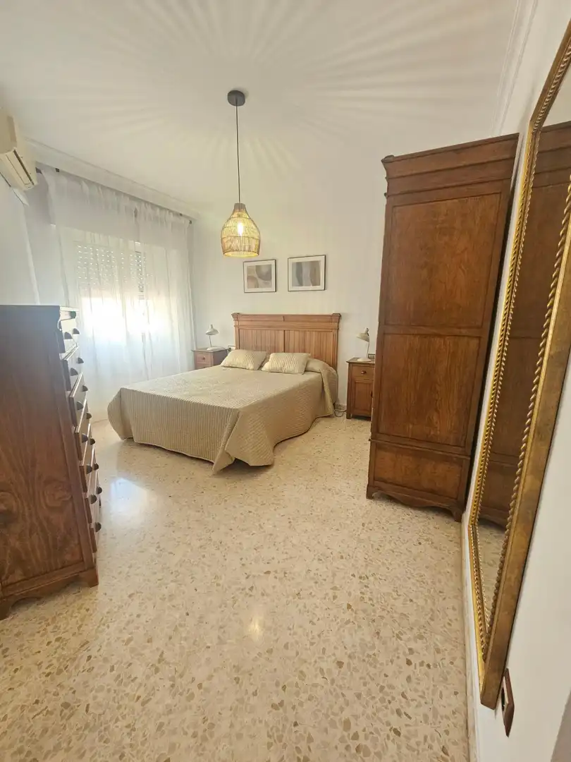 Schlafzimmer von Wohnung zur Miete in Dos Hermanas mit Klimaanlage, Terrasse und Möbliert