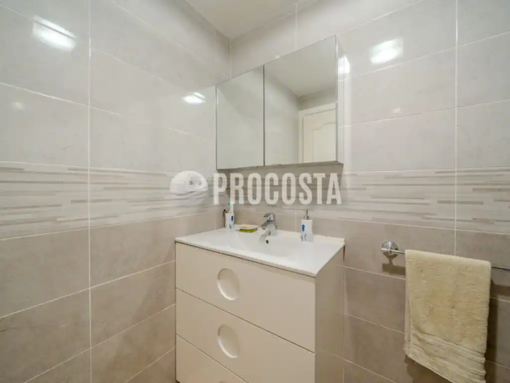 Baño de Piso en venta en Almuñécar con Terraza y Internet
