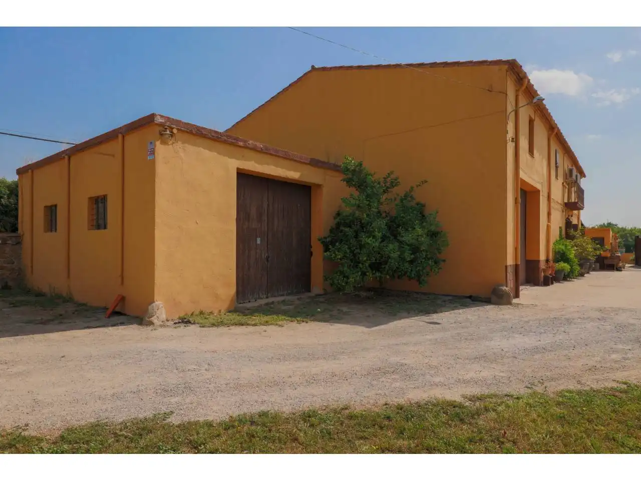 Exterior view of Country homes for sale in Verges  with Air Conditioner, Private garden and Terrace