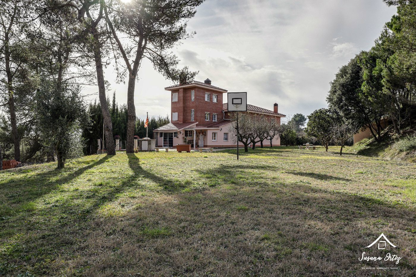 Vista exterior de Casa o xalet en venda en El Bruc amb Aire condicionat, Calefacció i Jardí privat