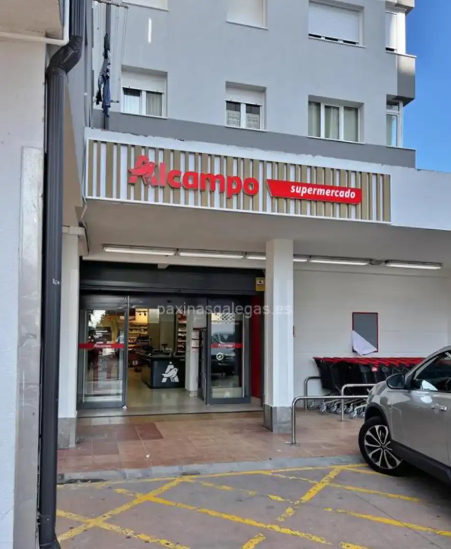 Local comercial en venda a Avenida Cambados 58