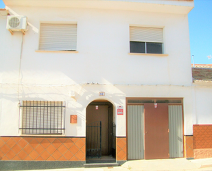 Exterior view of House or chalet for sale in Mota del Cuervo