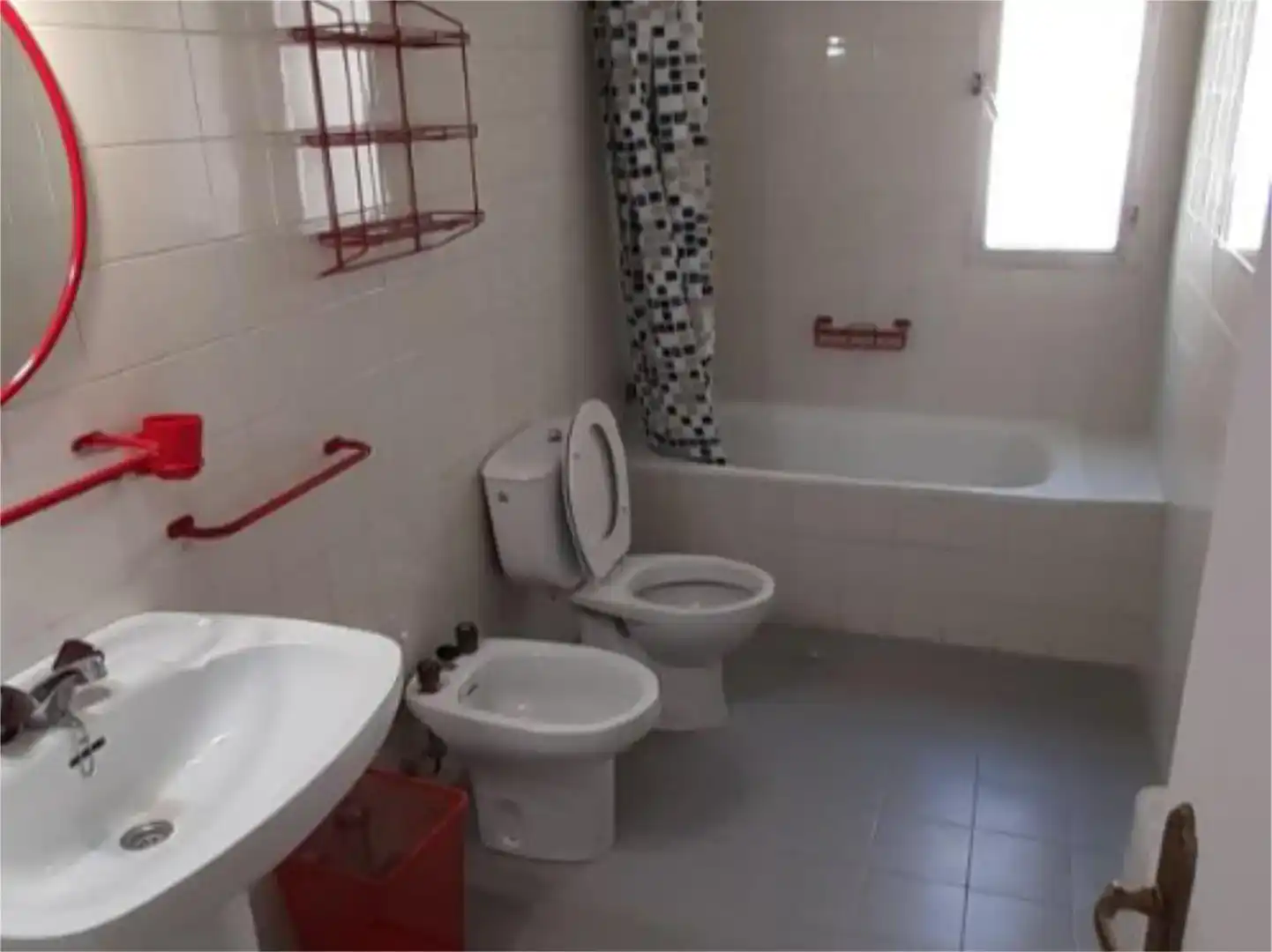 Badezimmer von Wohnung zur Miete in  Madrid Capital