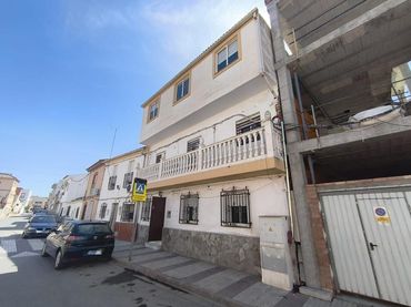 Casa amb balcó en venda a Calle Ancha