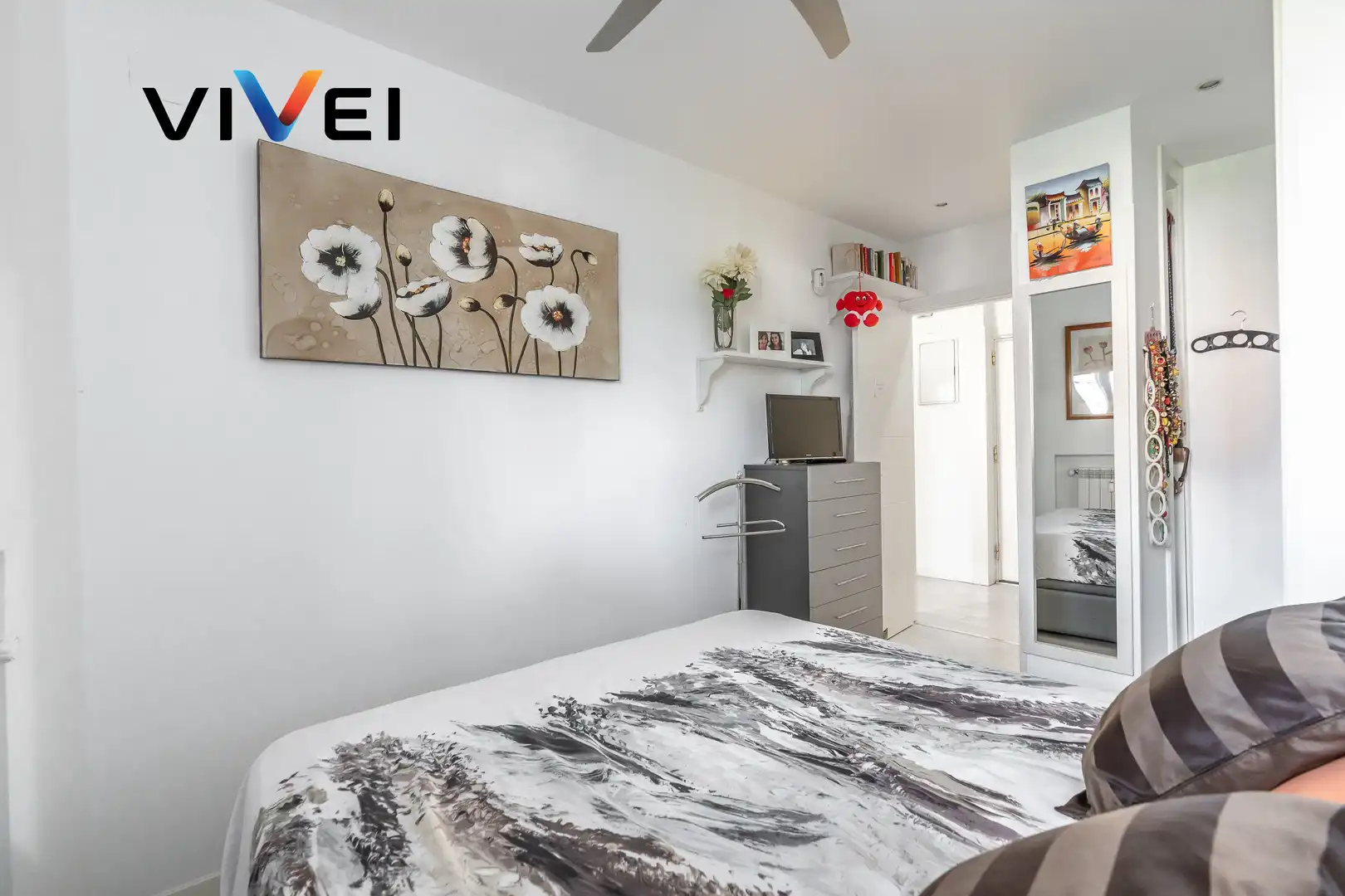 Schlafzimmer von Dachboden zum Verkauf in Madrid mit Heizung, Terrasse und Balkon