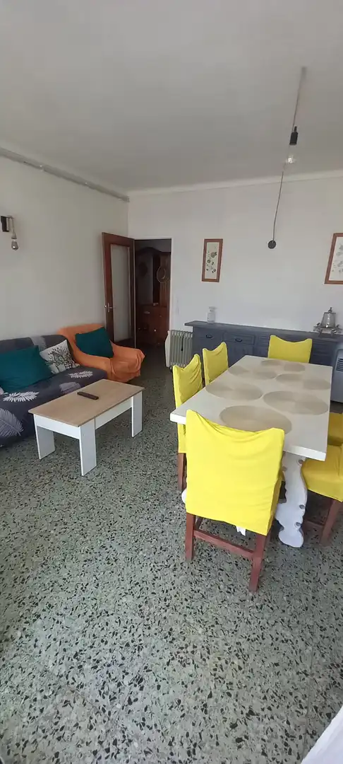 Menjador de Apartament en venda en Roses amb Jardí privat