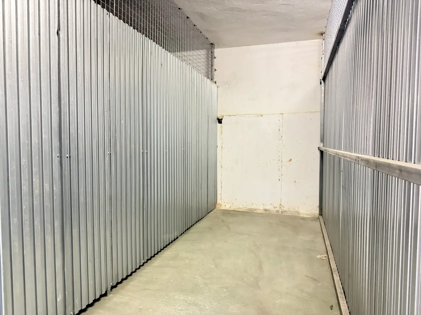 Storage room for rent in Roses