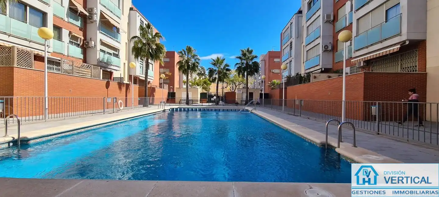 Piscina de Piso en venta en Manises con Aire acondicionado, Calefacción y Trastero