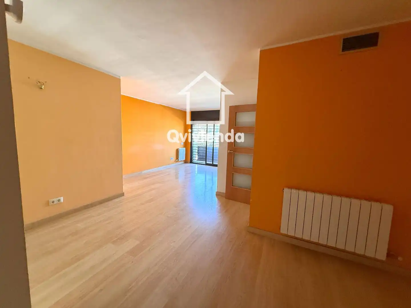 Vista exterior de Piso en venta en Montcada i Reixac con Terraza