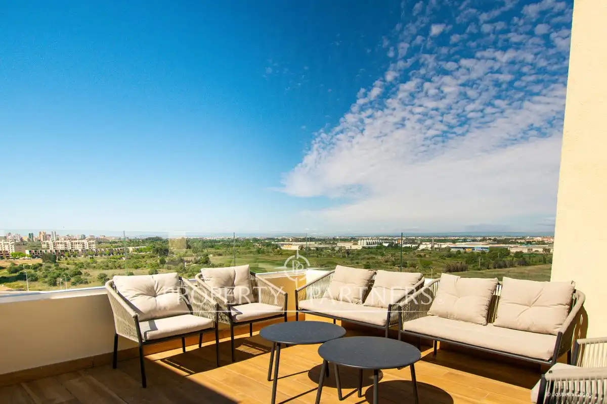 Terraza de Dúplex en venta en El Puig de Santa Maria con Aire acondicionado, Calefacción y Jardín privado
