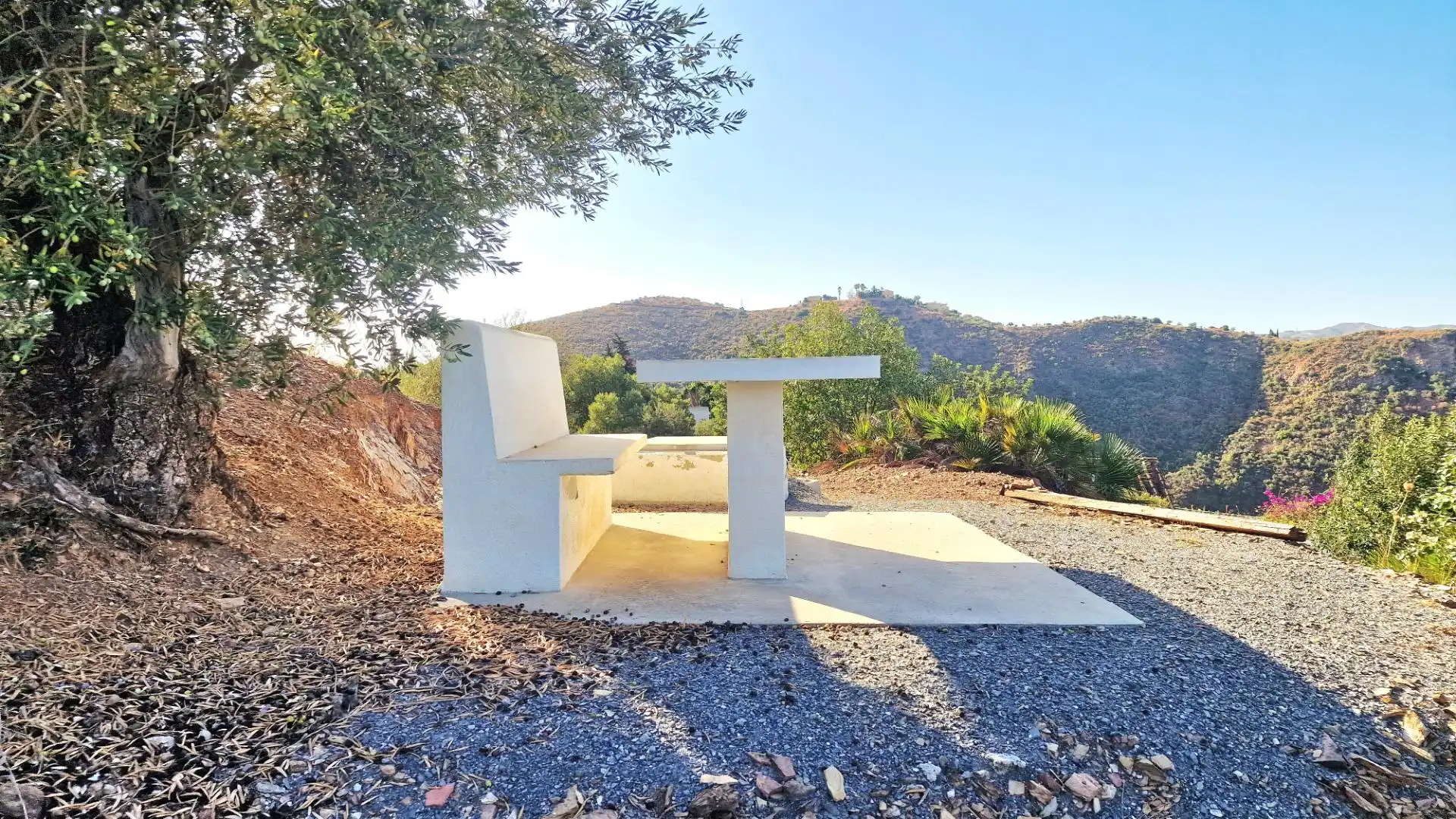 Vista exterior de Finca rústica en venda en Mijas amb Jardí privat i Alarma