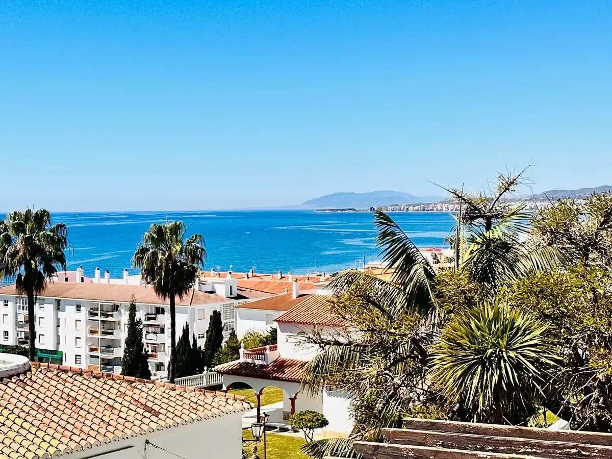 Vista exterior de Casa adosada en venda en Vélez-Málaga amb Aire condicionat, Calefacció i Terrassa