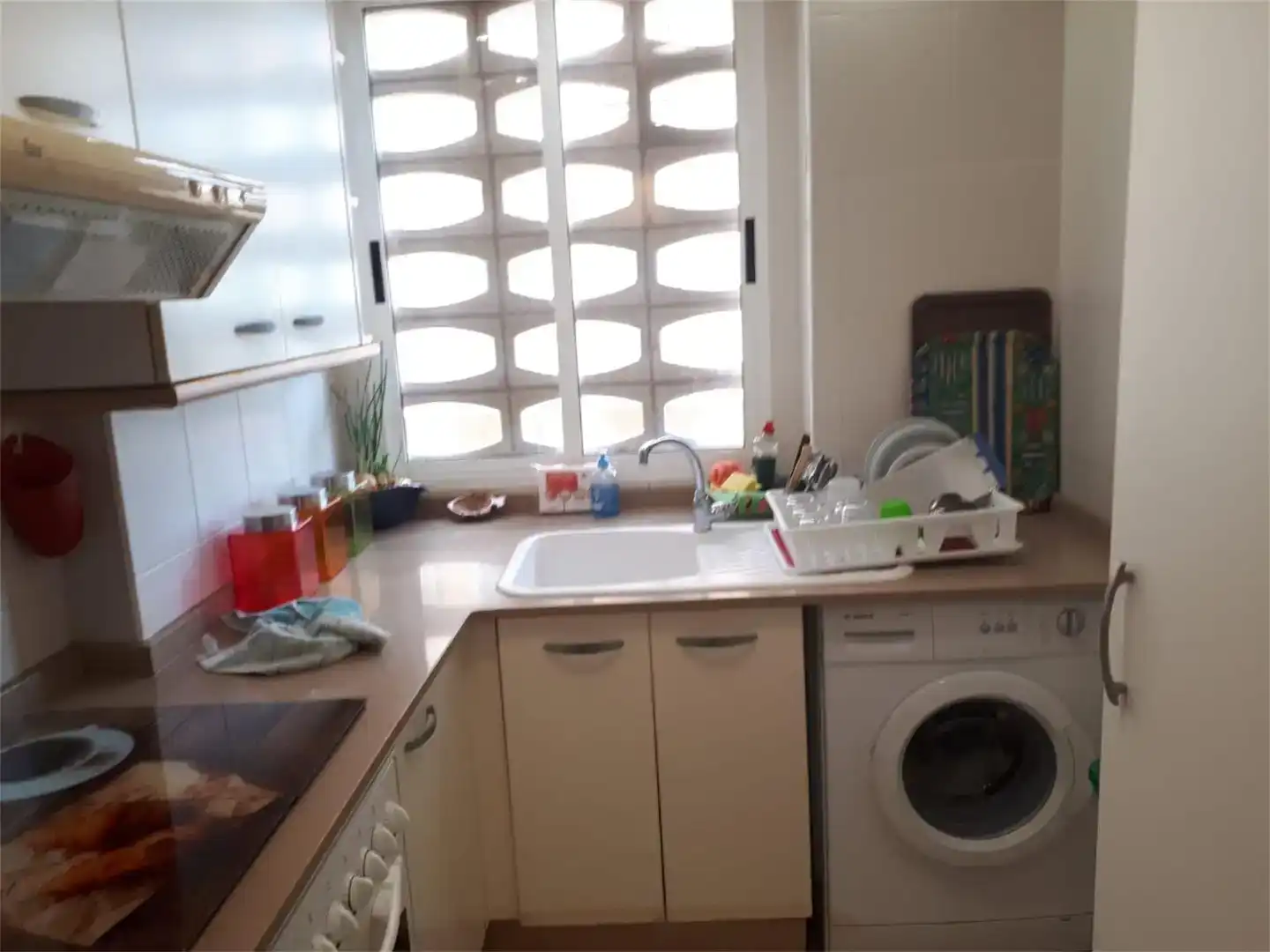 Cuina de Apartament de lloguer en Tavernes de la Valldigna amb Moblat