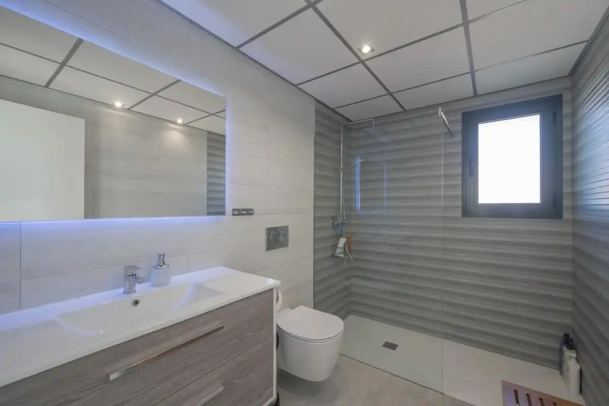 Bathroom of Houses for sale in Orihuela  with Air Conditioner, Heating and Private garden