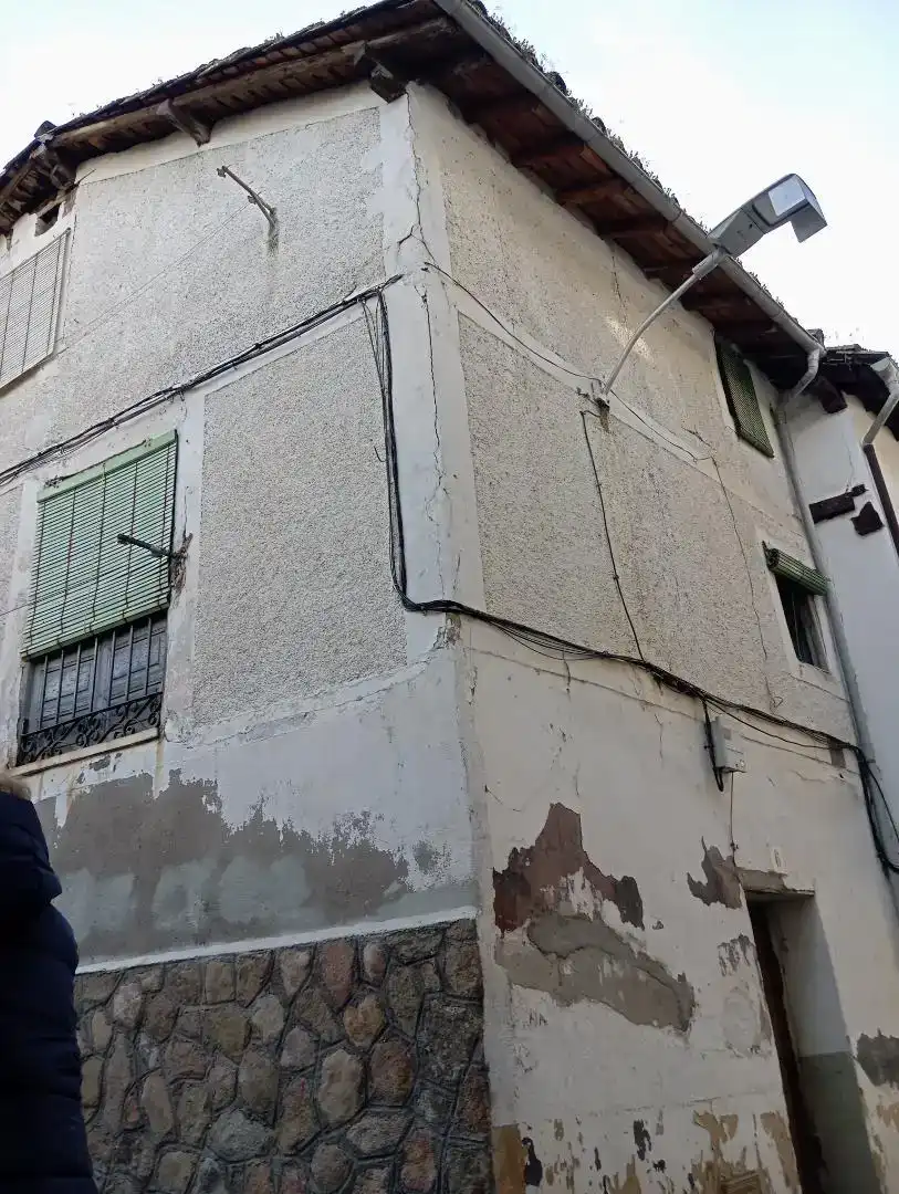 Vista exterior de Casa adosada en venda en Arenas de San Pedro amb Balcó