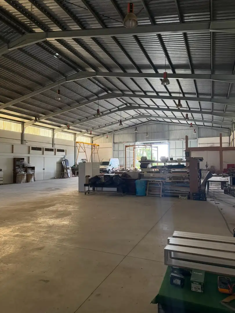 Nau industrial en venda en Cantillana
