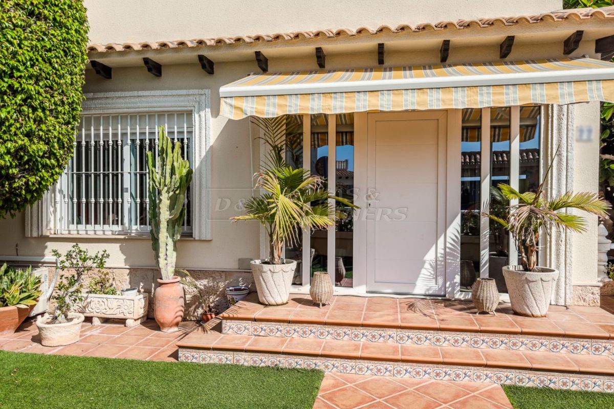 Terrace of House or chalet for sale in Orihuela  with Air Conditioner, Heating and Private garden