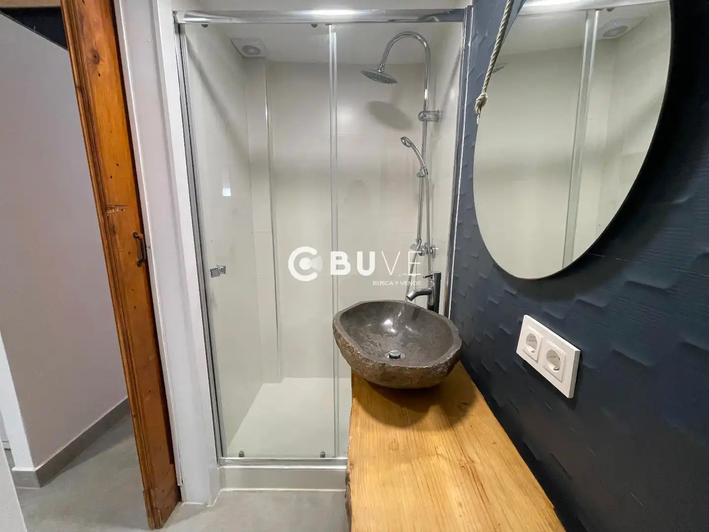 Bathroom of Houses for sale in Sevilla  with Air Conditioner, Terrace and Swimming Pool