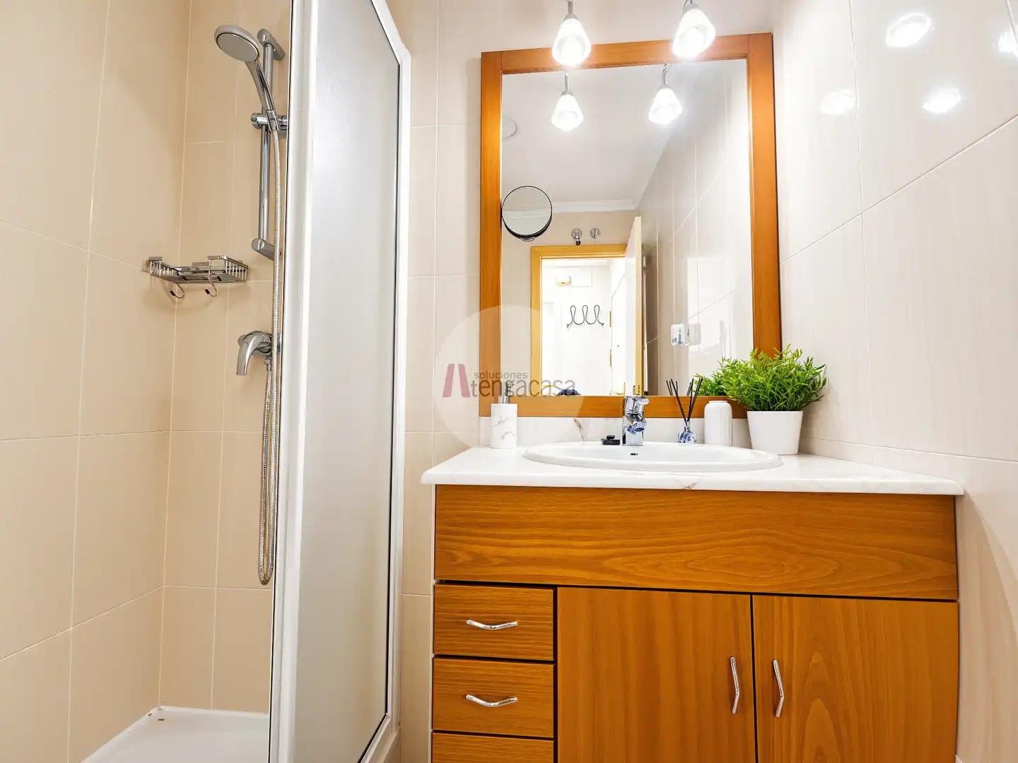 Baño de Apartamento de alquiler en Madrid con Aire acondicionado, Calefacción y Terraza