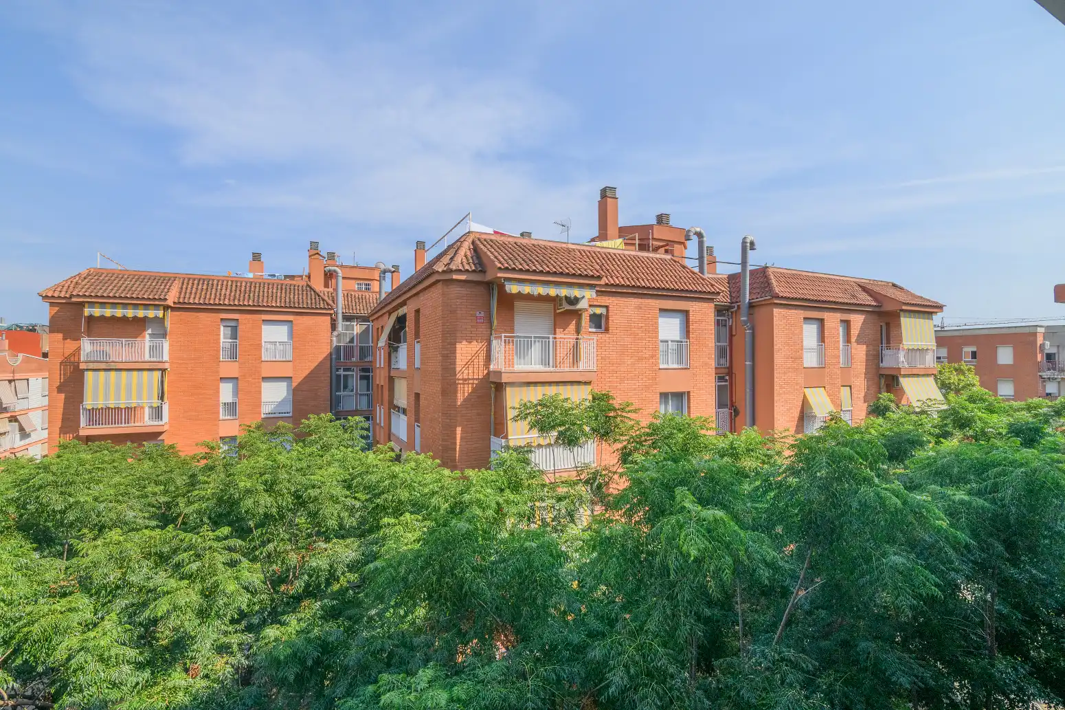 Vista exterior de Pis en venda en Viladecans amb Aire condicionat, Calefacció i Parquet
